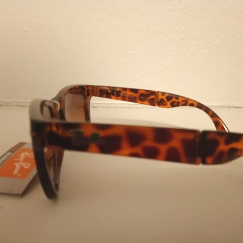 Sunglasses - Picture 4 of 5
